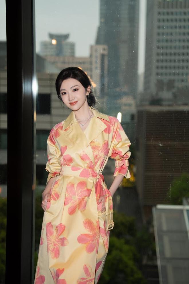染红后微笑离场！前国脚怒批韦世豪：不顾集体利益 惯犯 永远改不了