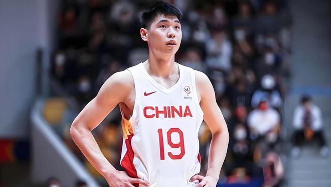 杜兰特:很高兴能在中国赛迎来欧文的复出之战 期待与他同场竞技
