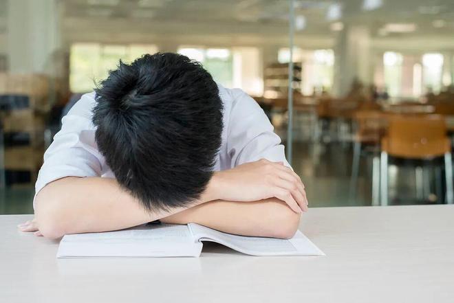 官方：武汉三镇主帅苏亚雷斯下课；执教13场3胜6平4负