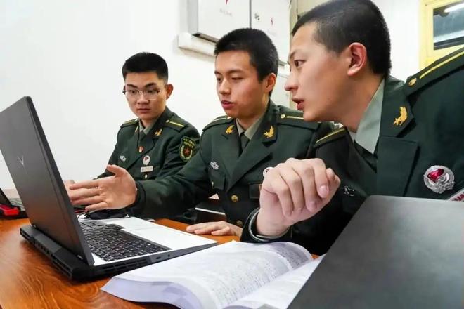 加时关键攻防接管比赛!麦基加盟上海男篮首秀18+3排球大帽付豪