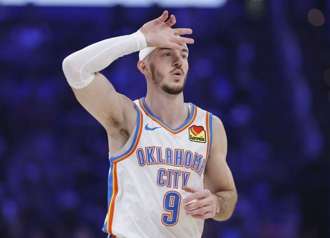 官方：邓卓翔再次出任武汉三镇主教练，并继续兼任体育总监